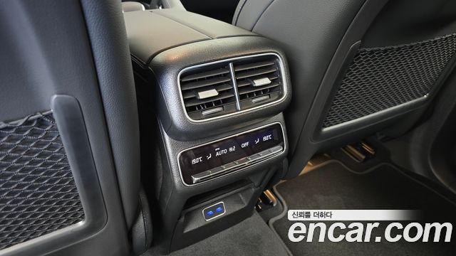 Mercedes-Benz GLE-Class 2026 — photo 31