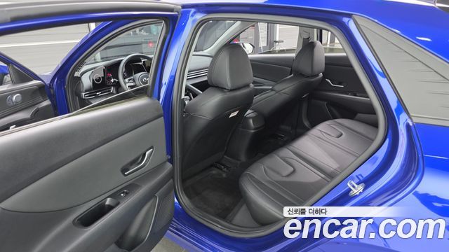 Hyundai AVANTE 2021 — photo 11