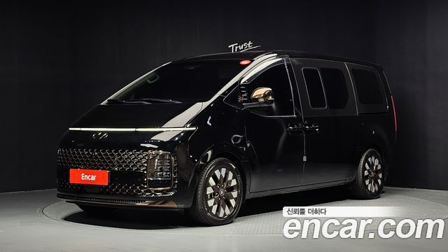 Hyundai Staria 2023 — photo 1