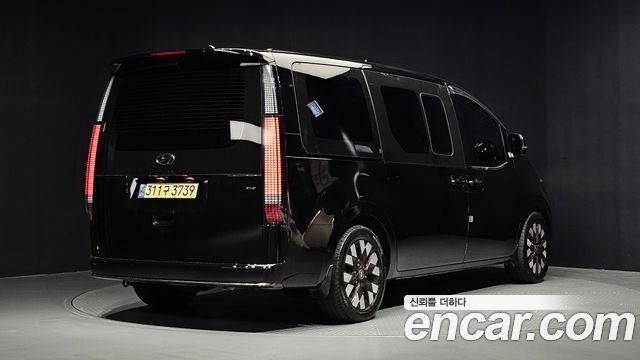 Hyundai Staria 2023 — photo 2