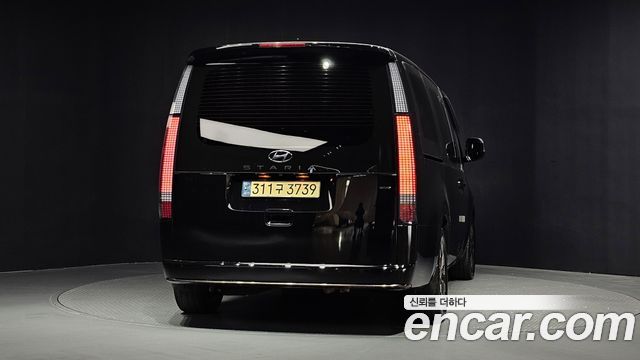 Hyundai Staria 2023 — photo 4