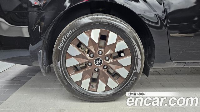 Hyundai Staria 2023 — photo 5