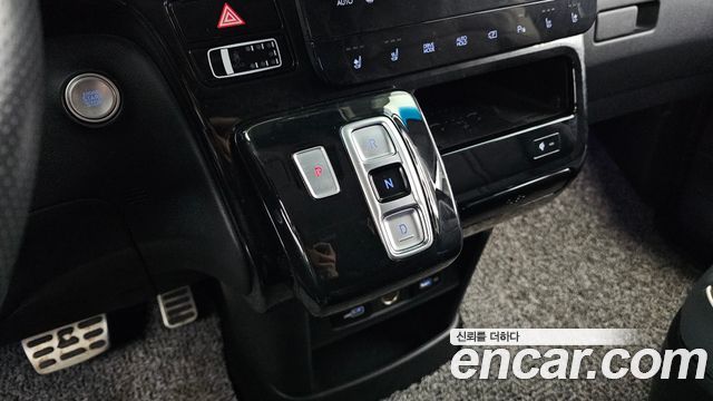 Hyundai Staria 2023 — photo 12