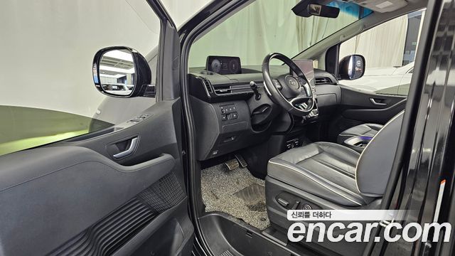 Hyundai Staria 2023 — photo 13