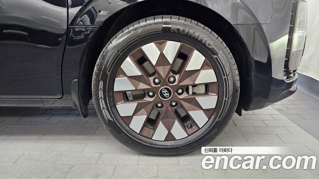 Hyundai Staria 2023 — photo 7