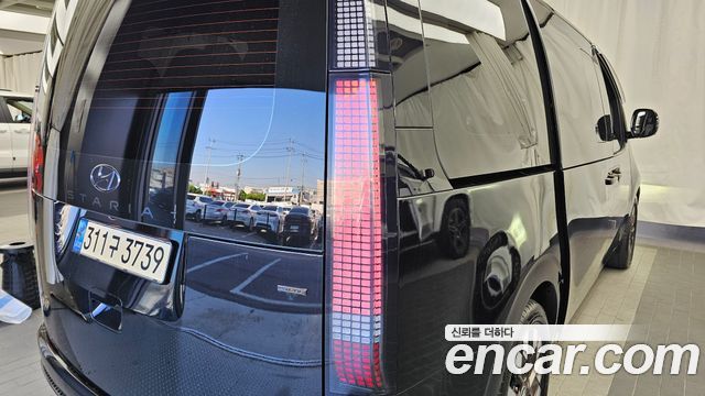 Hyundai Staria 2023 — photo 9