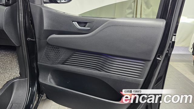 Hyundai Staria 2023 — photo 15