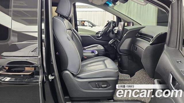 Hyundai Staria 2023 — photo 16