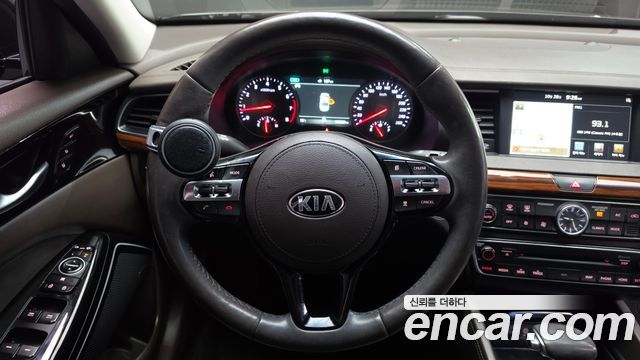 Kia K7 2017 — photo 18