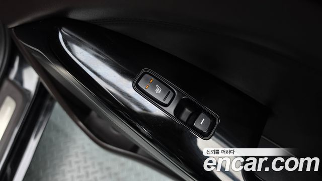 Kia K7 2017 — photo 23