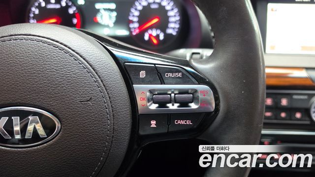 Kia K7 2017 — photo 27