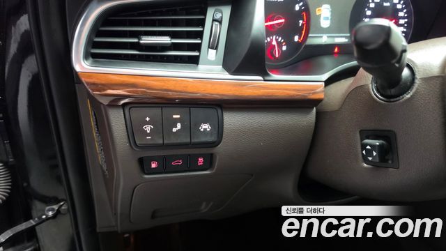 Kia K7 2017 — photo 29