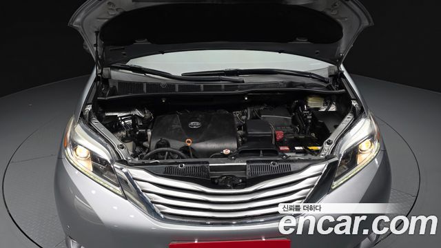 Toyota Sienna 2017 — photo 6
