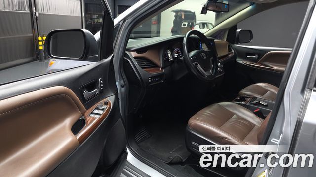 Toyota Sienna 2017 — photo 13