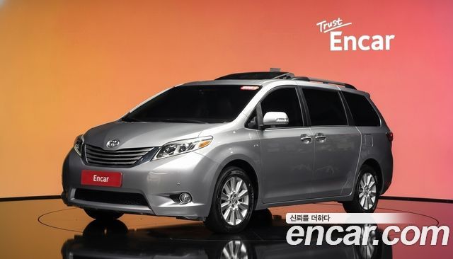 Toyota Sienna 2017 — photo 1