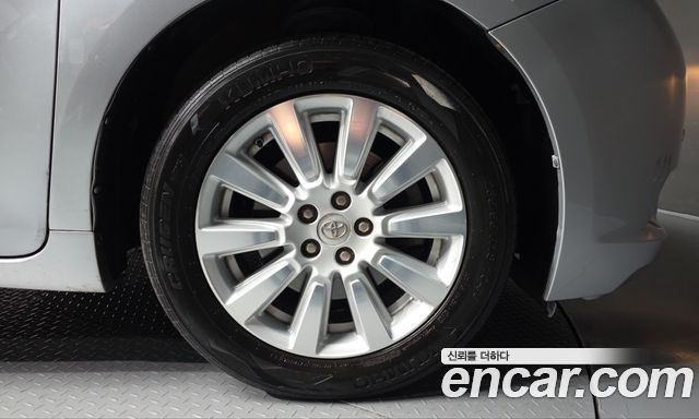 Toyota Sienna 2017 — photo 7