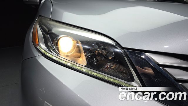 Toyota Sienna 2017 — photo 8