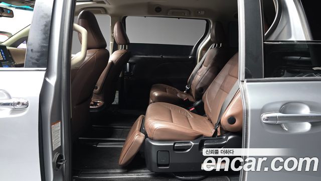 Toyota Sienna 2017 — photo 16