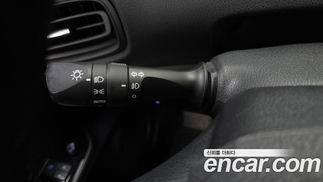 Toyota Prius 2017 — photo 18