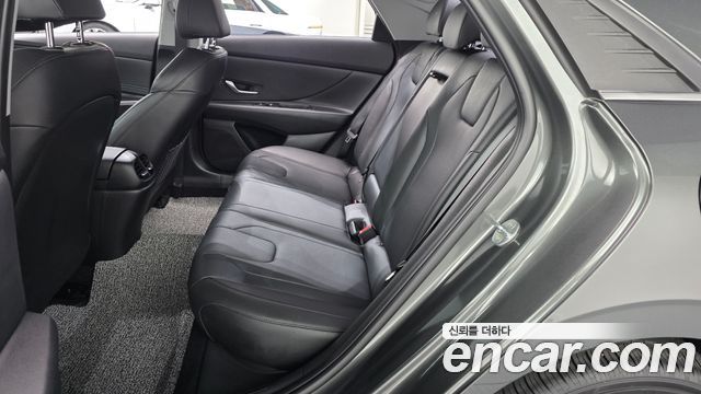 Hyundai AVANTE 2022 — photo 17