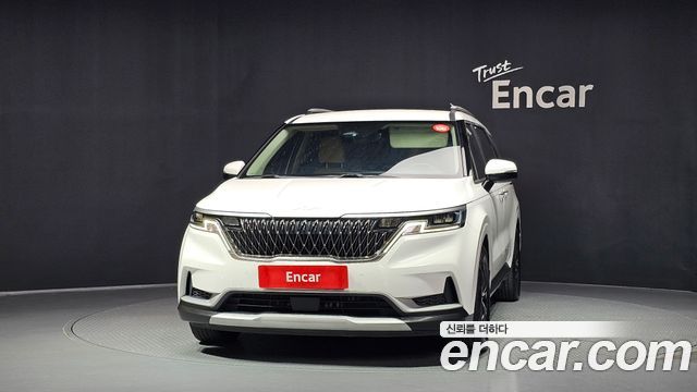 Kia Canival 2023 — photo 3