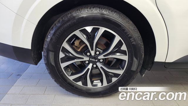 Kia Canival 2023 — photo 5
