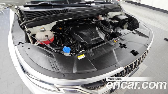 Kia Canival 2023 — photo 6