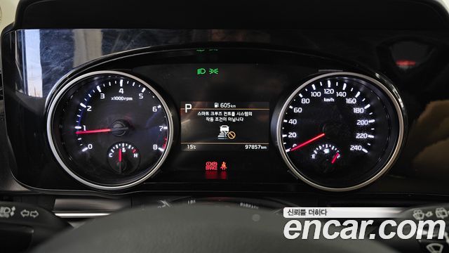 Kia Canival 2023 — photo 11