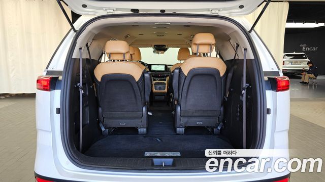 Kia Canival 2023 — photo 26