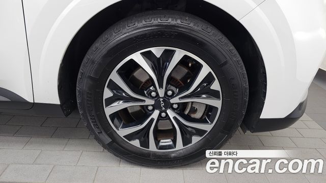 Kia Canival 2023 — photo 7