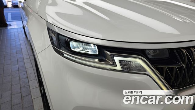Kia Canival 2023 — photo 8