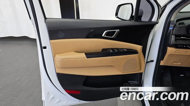 Kia Canival 2023 — photo 14