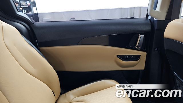 Kia Canival 2023 — photo 15