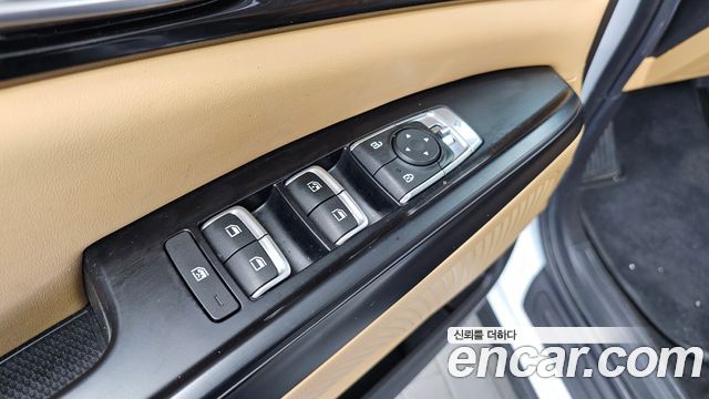 Kia Canival 2023 — photo 30