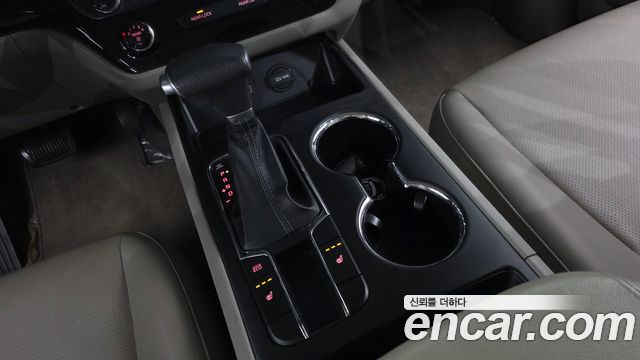 Kia Canival 2019 — photo 12