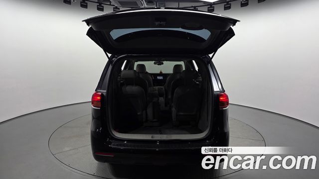Kia Canival 2019 — photo 26