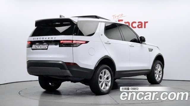Land Rover Discovery 2019 — photo 2