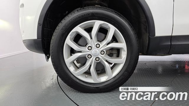 Land Rover Discovery 2019 — photo 5