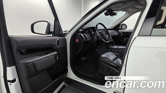 Land Rover Discovery 2019 — photo 10
