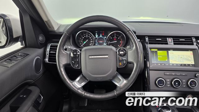 Land Rover Discovery 2019 — photo 12