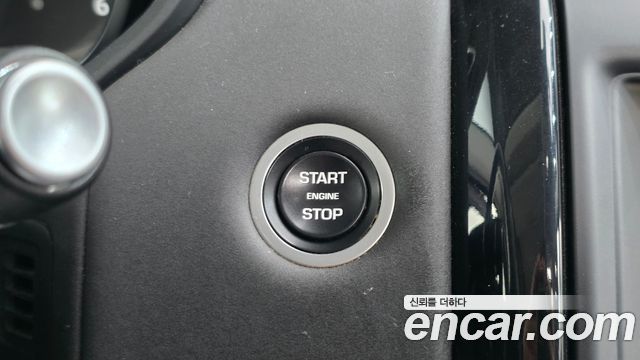 Land Rover Discovery 2019 — photo 13