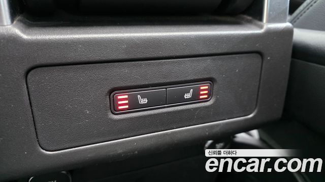 Land Rover Discovery 2019 — photo 17