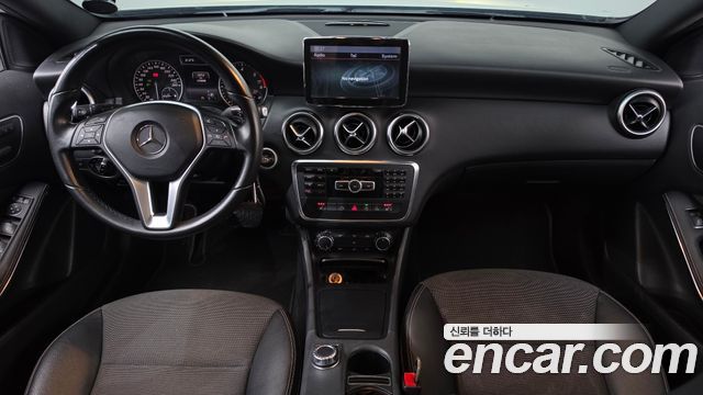 Mercedes-Benz A-Class 2015 — photo 7