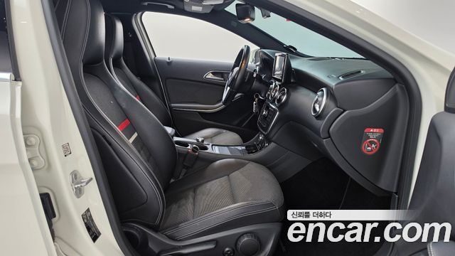 Mercedes-Benz A-Class 2015 — photo 11