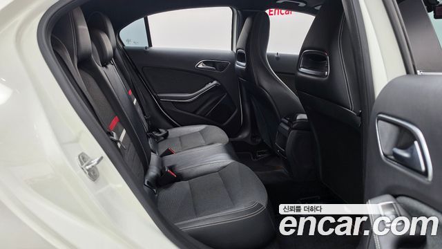 Mercedes-Benz A-Class 2015 — photo 12