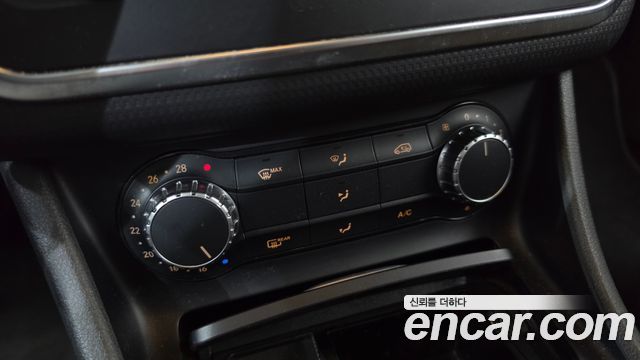 Mercedes-Benz A-Class 2015 — photo 15