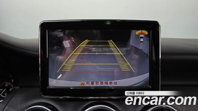 Mercedes-Benz A-Class 2015 — photo 16