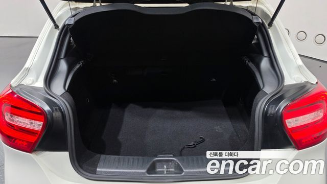 Mercedes-Benz A-Class 2015 — photo 20