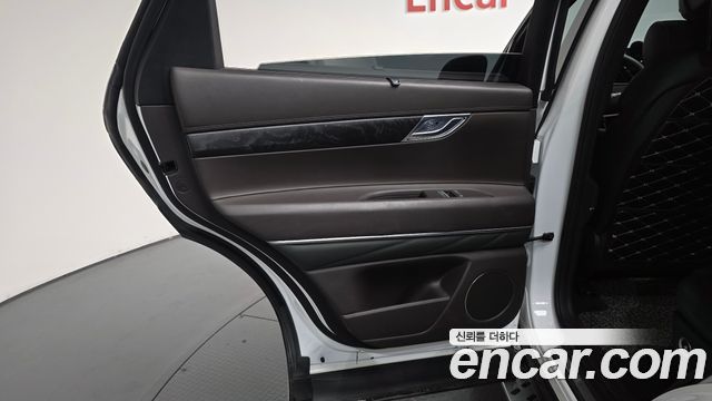Genesis GV80 2020 — photo 15