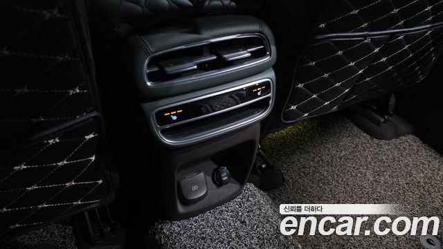 Genesis GV80 2020 — photo 32
